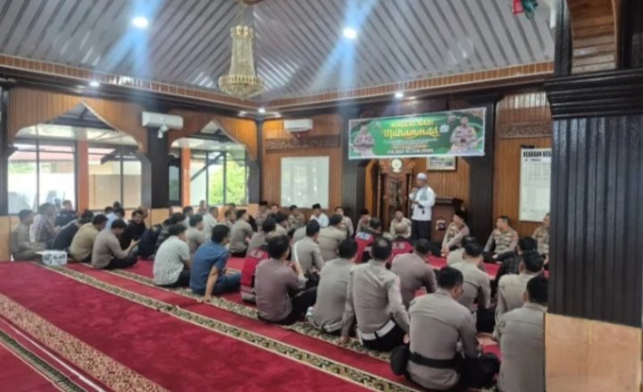 Polres Sijunjung Kembali Gelar Kegiatan Binrohtal, Dalam Upaya Perkuat Karakter, Keimanan dan Ketakwaan Personel