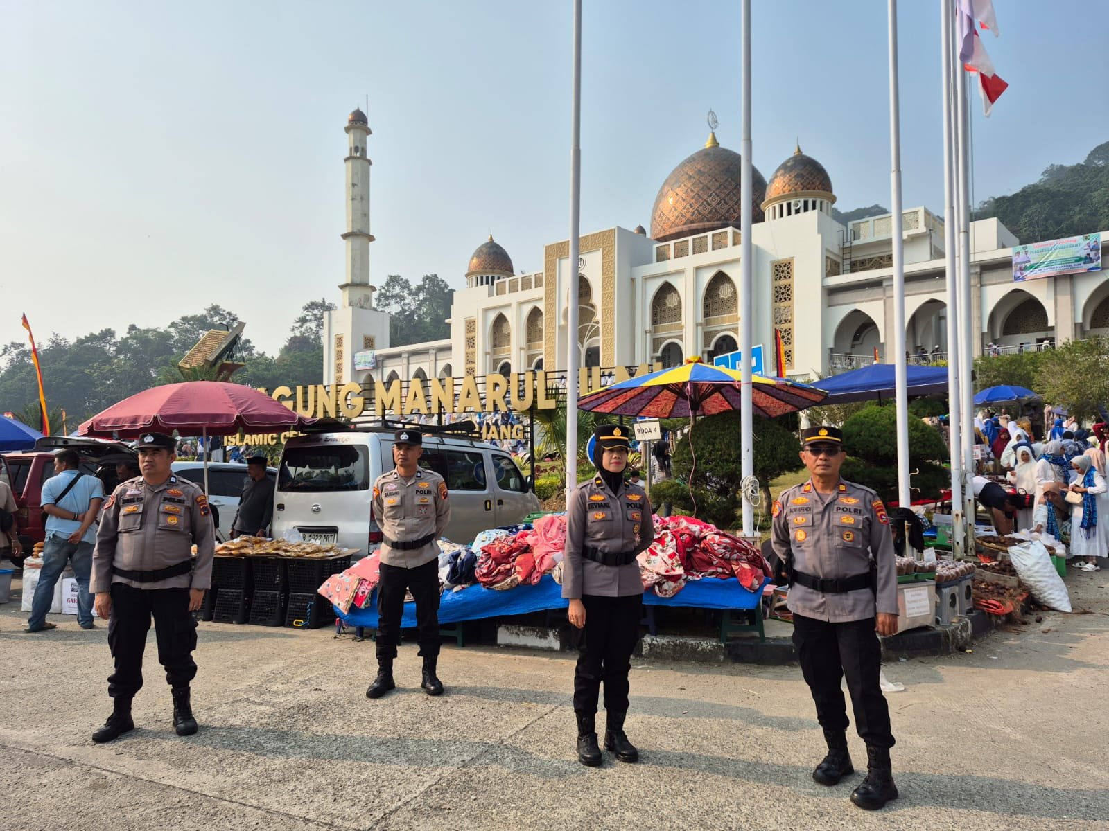 Jamin Keamanan Untuk Ratusan Peserta, Personel Polres Padang Panjang Amankan Dakwah Wisata BKMT Sumbar di Islamic Center