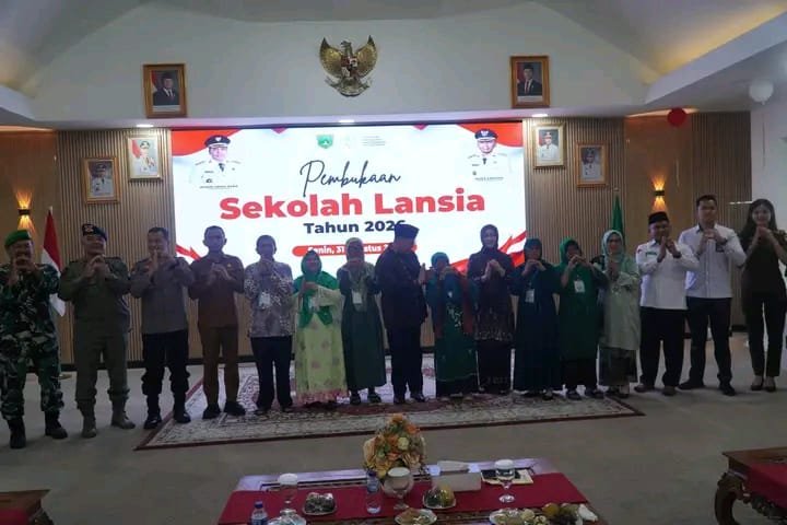 Wujudkan Lansia Sehat dan Produktif, Pemko Padang Buka Sekolah Lansia Angkatan ll