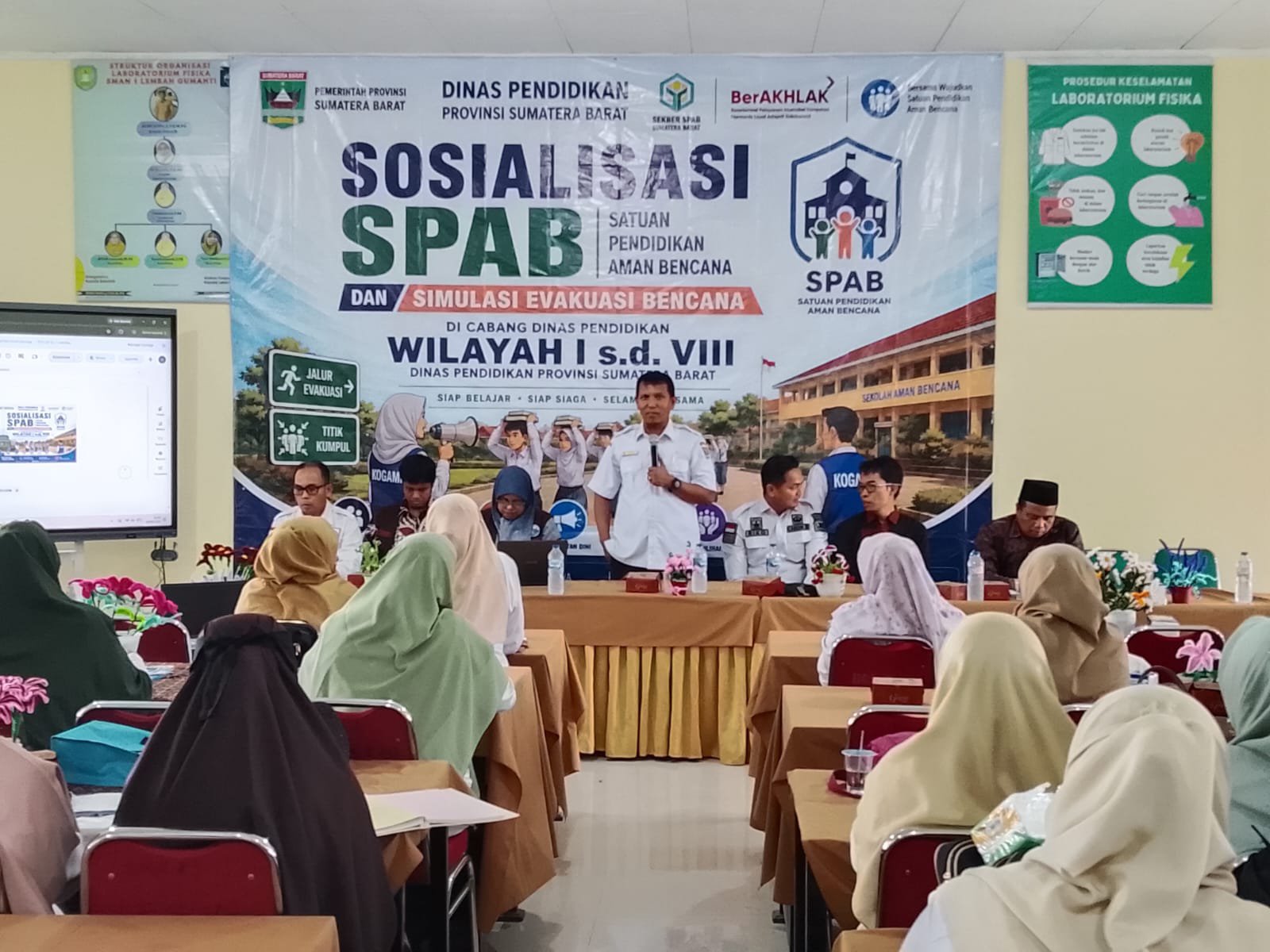 Cabdin Wilayah lll Solok Raya Gelar Sosialisasi dan Simulasi SPAB di SMA 1 Lembah Gumanti